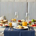 Alojamento de Acomodação e Pequeno-almoço H -