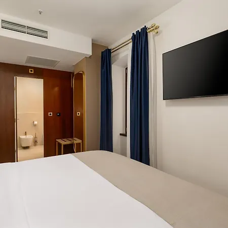 Bed & Breakfast H - 4*